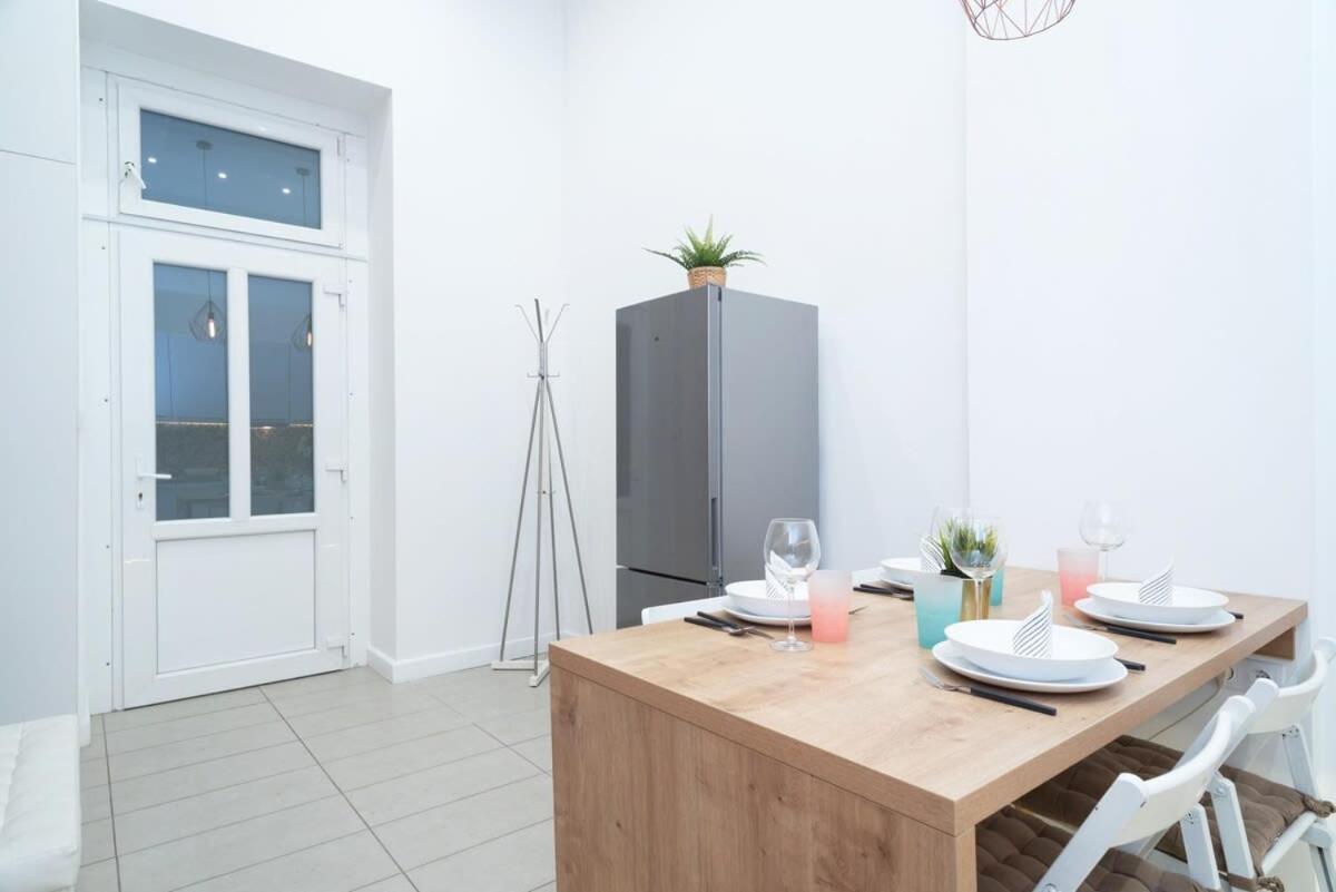 Super Central Apartment With A/C Budapest Exteriör bild