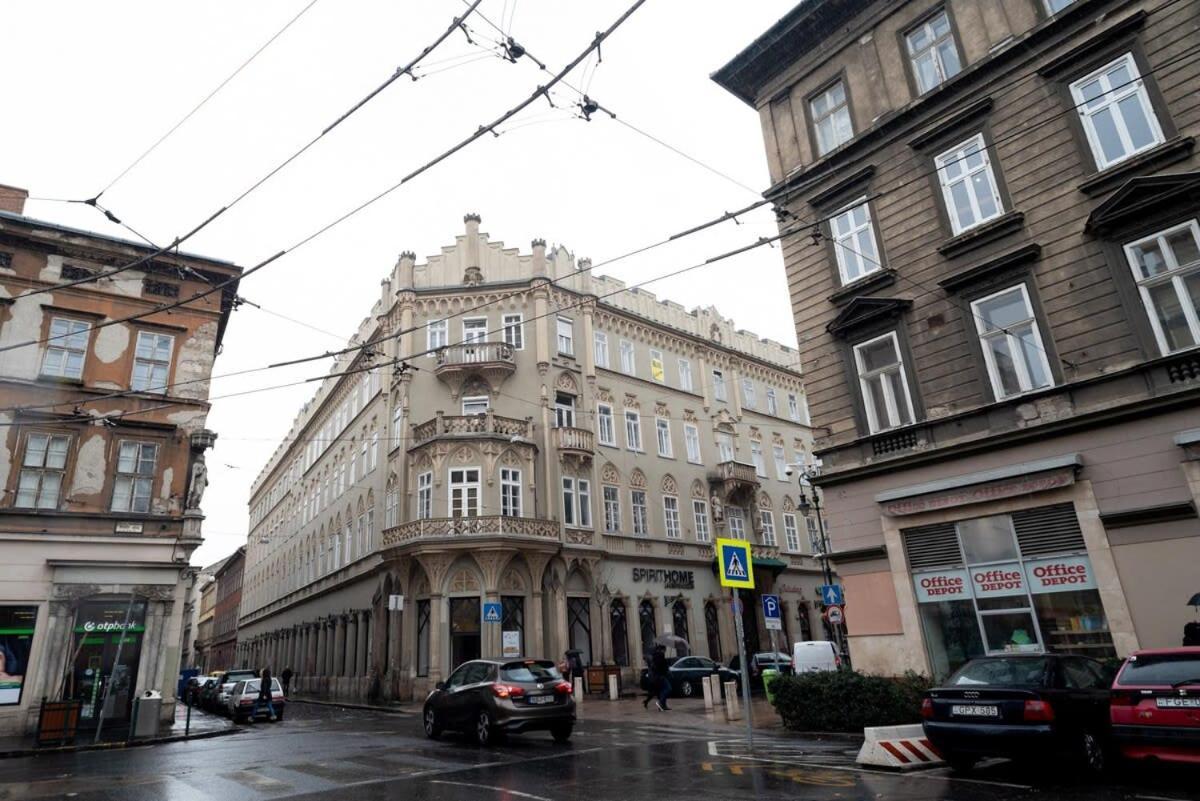 Super Central Apartment With A/C Budapest Exteriör bild
