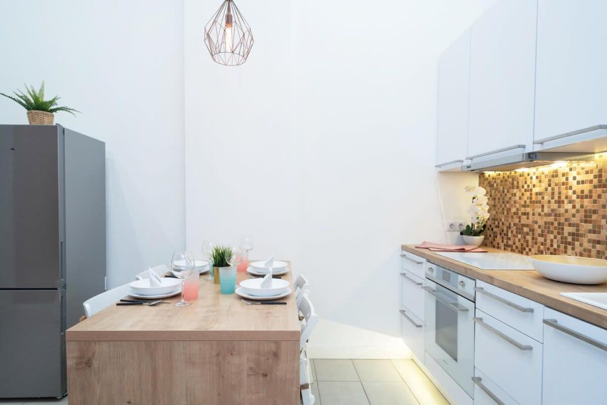 Super Central Apartment With A/C Budapest Exteriör bild